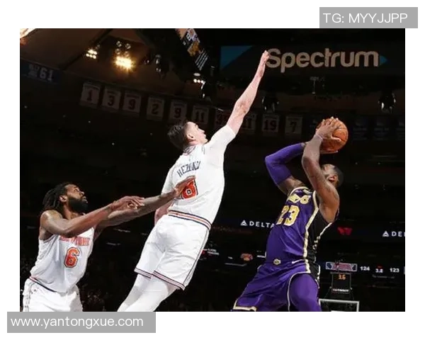 湖人对火箭季后赛第三场精彩录像回放全程回顾与分析